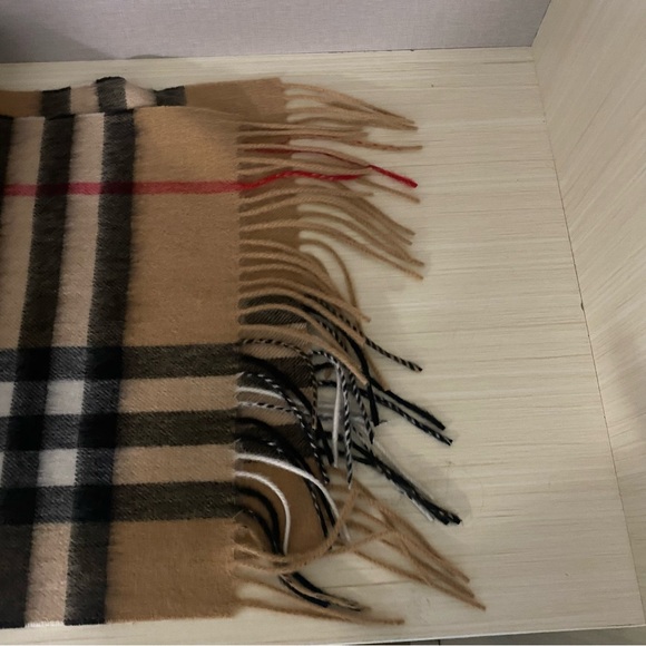 BURBERRYS Check Wool Blanket Nova Beige Scarf - Picture 6 of 7